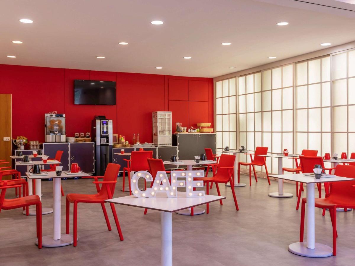 Отель Ibis Styles Paris Saint Denis La Plaine Экстерьер фото
